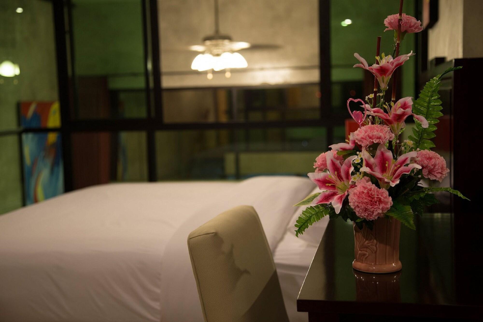Prestige Chiang Mai Hotel Eksteriør billede