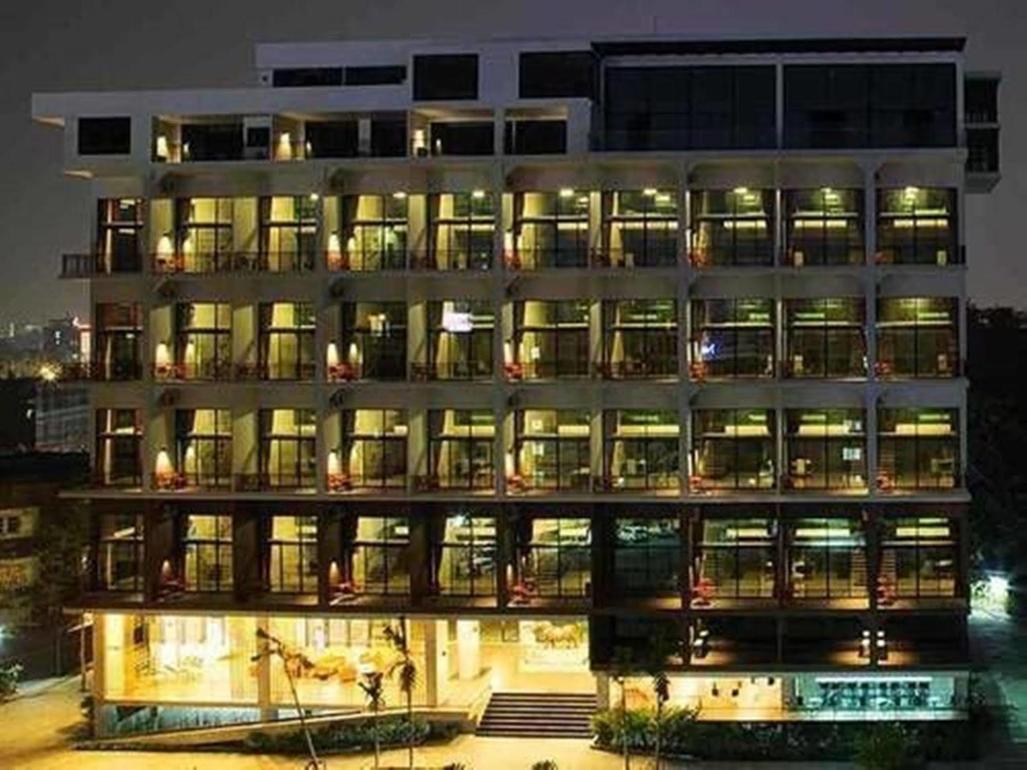 Prestige Chiang Mai Hotel Eksteriør billede